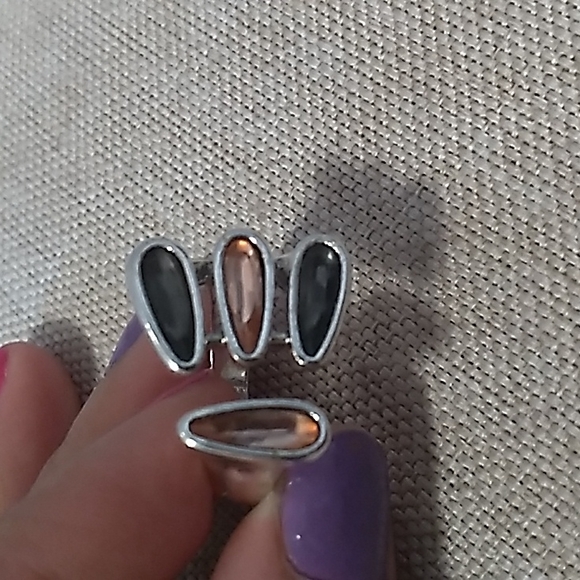 Ring - Picture 4 of 5